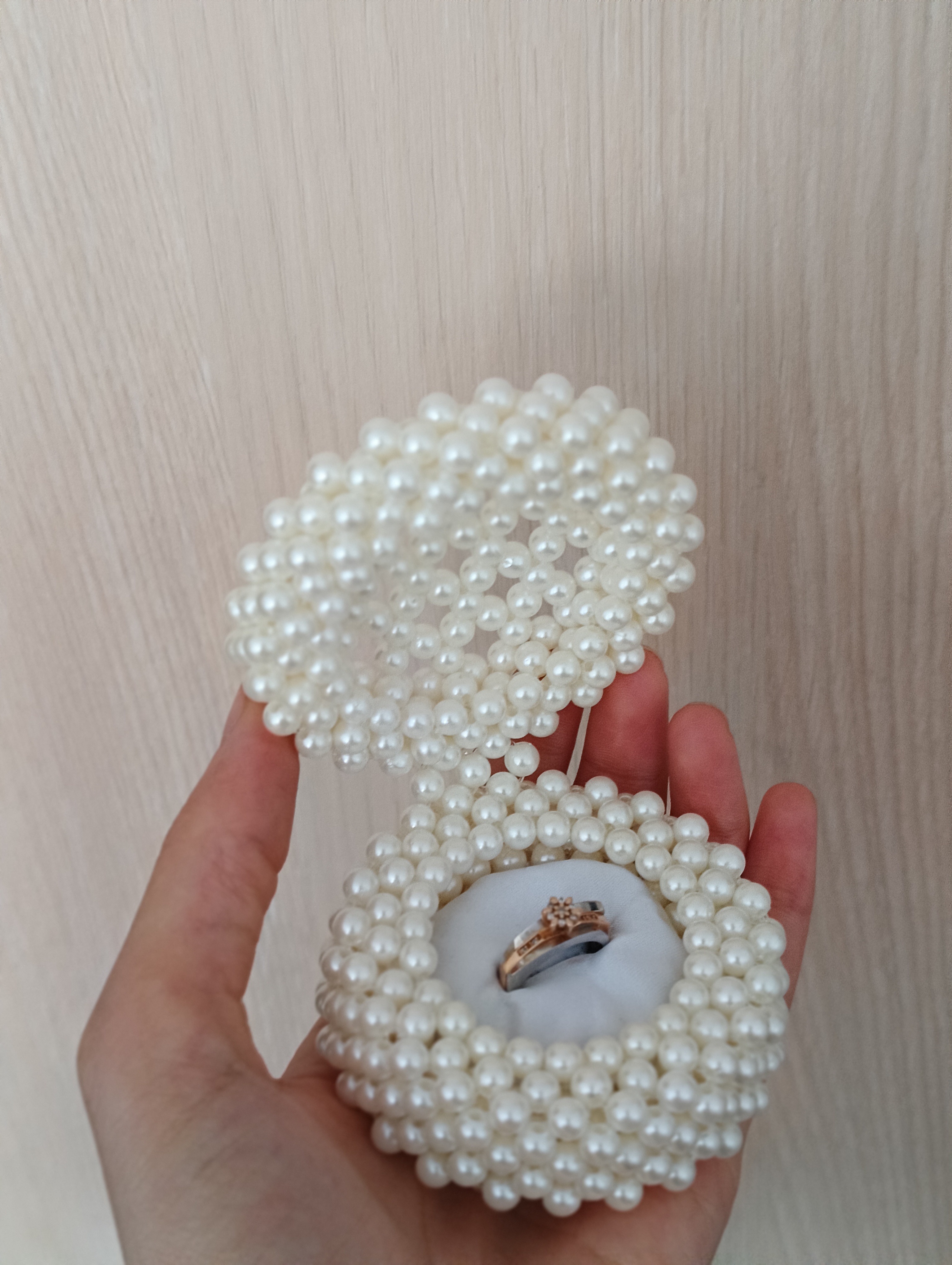 جا حلقه ای و گیفت عروس مرواریدی